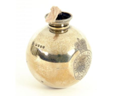A VICTORIAN SILVER GRENADE CIGAR LIGHTER, 5CM H, LONDON 1888