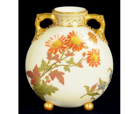 A ROYAL WORCESTER OLD IVORY PILGRIM FLASK, DECORATED WITH WILD FLOWERS AND GILT, 13CM H, PRINTED MARK, CIRCA 1890