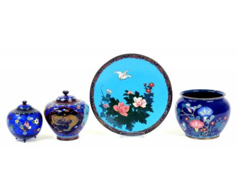 TWO JAPANESE CLOISONNÉ ENAMEL VASES AND COVERS AND A CONTEMPORARY CLOISONNÉ BOWL AND PLATE, PLATE 18CM DIAM, ALL CIRCA 1900