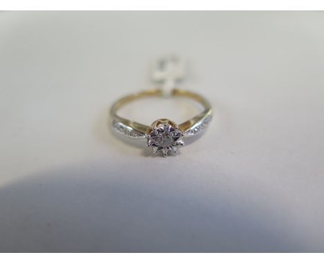 A 9ct yellow gold illusion set diamond ring size N, approx 1.8 grams,hallmarks for 9ct, new condition, ex jewellers stock 