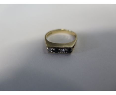 A 9ct yellow gold diamond and sapphire hallmarked ring - Size N approx 2.8 grams, generally good, some usage marks 