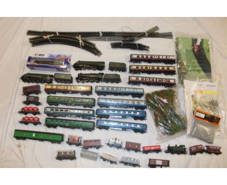 Hornby 00 gauge - County of Cornwall locomotive and tender, Falcon locomotive and tender; Hornby Dublo Golden Fleece locomoti