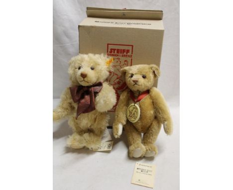 Two modern Steiff plush covered teddy bears in Steiff box