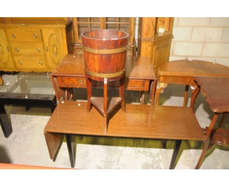 An Early 20th century oak and brass banded planter by " B A Lister & Co Ltd , Bursley " raised on 3 curvilinear supports with