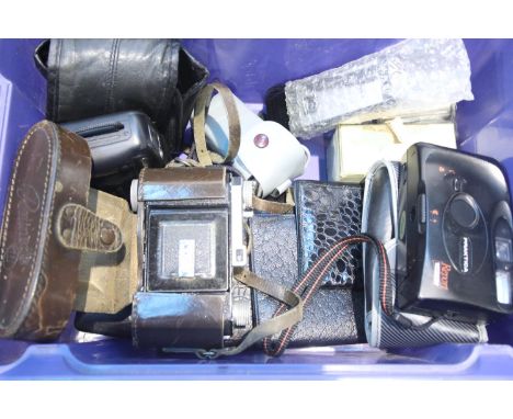 Box of mixed items including a Kodak cased camera, leather wallets, lighter etc. P&amp;P Group 3 (£25+VAT for the first lot a
