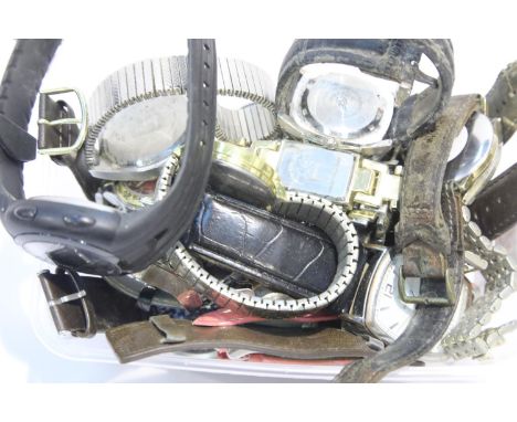 Box of mixed ladies and gents wristwatches. P&amp;P Group 1 (£14+VAT for the first lot and £1+VAT for subsequent lots) 