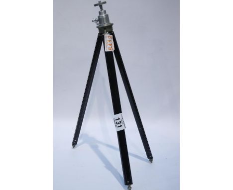 Vintage German metal extending photographic tripod. P&amp;P Group 1 (£14+VAT for the first lot and £1+VAT for subsequent lots
