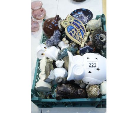 Quantity of mainly ceramic owls. Not available for in-house P&amp;P. 
