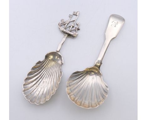 Two silver caddy spoons. Each 10 cm long. 33.6 grammes.