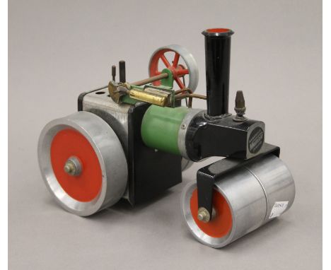 A Mamod traction engine. 21.5 cm long.