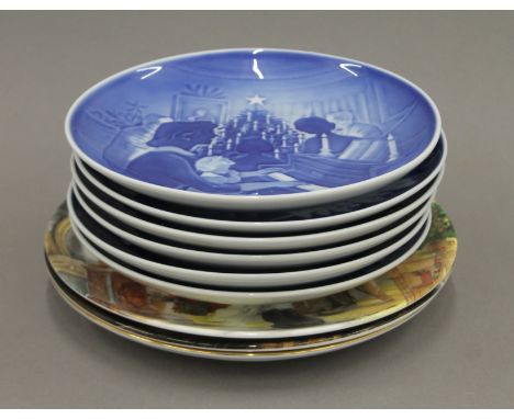 A quantity of Copenhagen Christmas plates, etc. The former each 18 cm diameter.