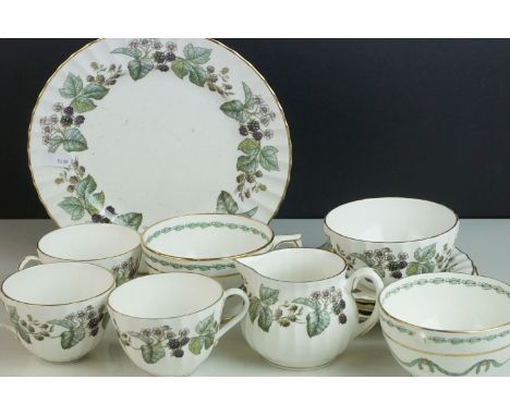 Royal Worcester ' Lavinia ' Part Tea Set comprising 6 dinner plates, 5 tea plates, tea cups, 5 saucers, milk and sugar togeth