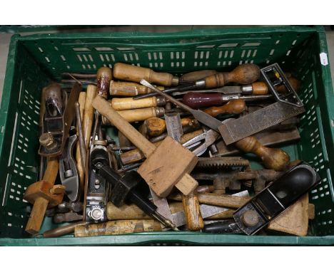 A large quantity of mixed vintage tools to include chisels, Screwdrivers, Stanley no 10 plane etc. 