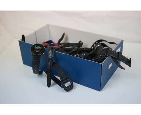 Tray of Wristwatches, mainly Quartz movements, some digital, including Timex, Lorus, Casio, etc 