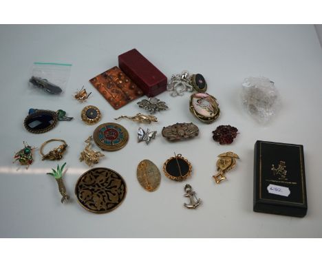 Selection of Antique and Later Jewellery including Victorian Brooches, Brooches in the form of Animals and Insects, Enamel Br