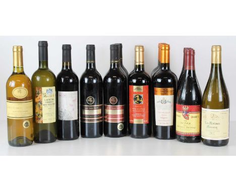 16 bottles Mixed Lot of Drinking Wine 16 bottles Mixed Lot of Drinking Wine being Australian Shiraz Reds together with Fine I