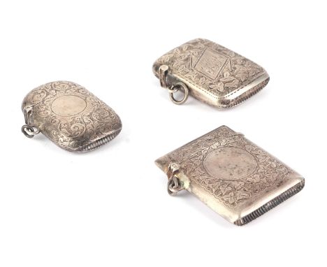 Three late Victorian / Edwardian silver vesta cases with engraved decoration, various dates and makers, 68g (3).