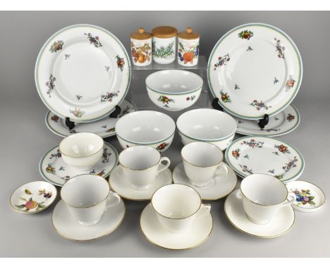A Collection of Various Royal Worcester to Include Plates, Bowls, Teawares etc