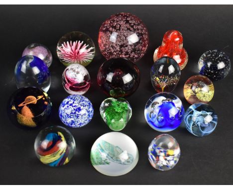 A Collection of Seventeen Glass and One Perspex Paperweights to Include Caithness etc