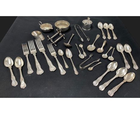 Selection of silver and silver plated flatware and accessories,&nbsp;including&nbsp;a silver spoon, two silver teaspoons, sil