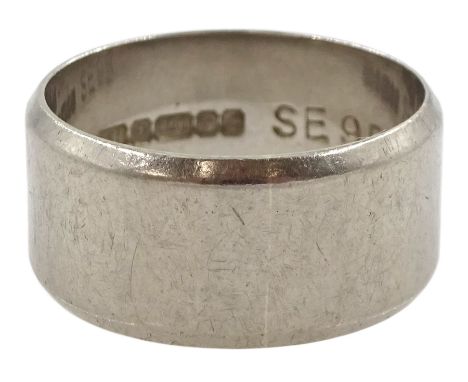 18ct white gold wide wedding band, Birmingham 1975Condition Report:Approx 8.1gm, size K 3/4, band depth = 9mm