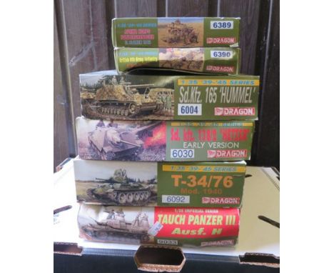 Dragon 1/35th scale unmade kits, generally excellent in good or better boxes, with Panzer III No. 9033, T-34/76 No. 6092, Het