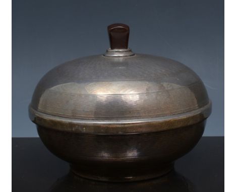 Circular silver powder bowl, Birmingham 1938, engine turned decoration, Bakelite lined diameter 12cms.