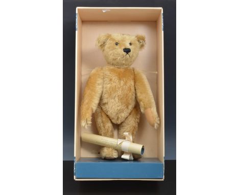 Steiff replica bear, Teddybar, 1906, blonde 43, in a gift box.