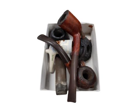 COLLECTION OF VINTAGE PIPES 