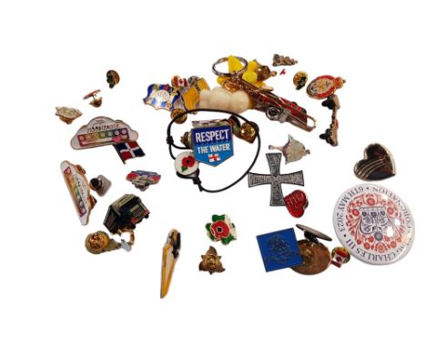 TIN BOX OF COLLECTABLE BADGES &amp; TIE PINS ETC 