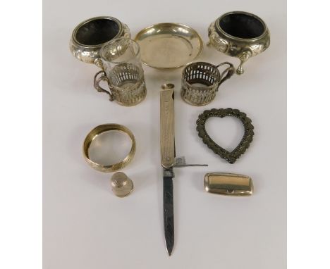 Various silver, a pair of Victorian open salts, of circular form on stepped hoof feet, an engine turned pen knife, Sheffield 