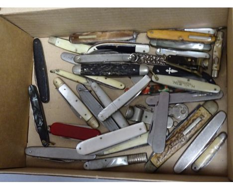 Box of vintage penknives to include silver bladed fruit knife