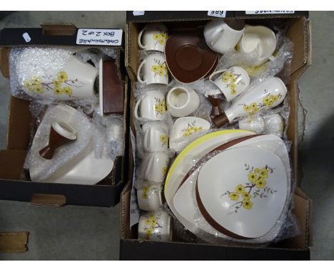 Carltonware tableware of 30pcs floral pattern yellow flowers on cream background including coffee pot (cracked lid), 6 cups &