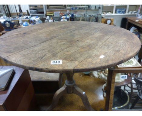 Antique Oak Circular Pedestal Table on Tripod Legs