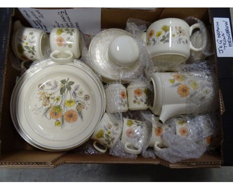 J&G Meakin 'Trend' tableware patttern 'Hedgerow' 26pcs including coffee pot & lid, teapot & lid, cups, saucers, plates (3 siz