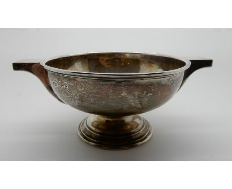 A silver quaich, Sheffield 1913, 152gms Condition Report: Available upon request