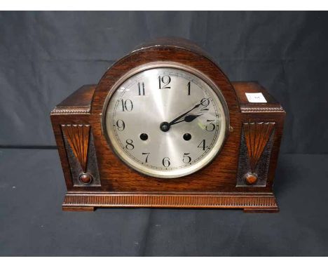 ART DECO MAHOGANY VENEERED MANTEL CLOCK