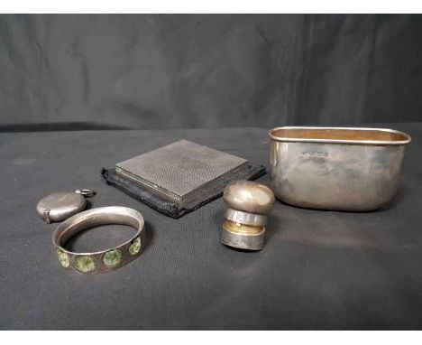 SMALL LOT OF SILVER OBJECTSincluding a compact, napkin ring, sovereign case and hip flask sections