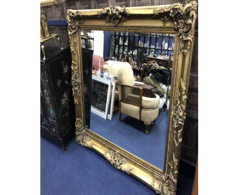 REPRODUCTION LARGE GILT FRAMED WALL MIRROR