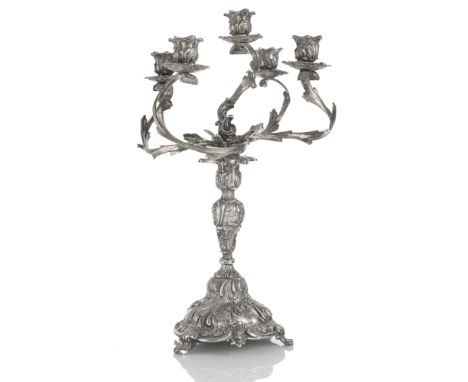 Silber-GirandoleDeutsch, 20. Jhdt.H. 49 cmFünfarmig. Silber, getestet, gegossen. Ohne Marke. Circa 2200g. Altersschäden.Priva
