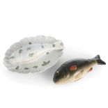 Zwei Trompe-D'Oeil Terrinen in Fischform