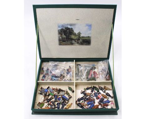 Tray containing a good selection of various mainly 0 and 00 gauge scale lead and hollowcast figures, to include Britains, Hor