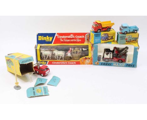 Corgi Toys and Dinky Toys model group of 5 comprising No. 1142 Holmes Wrecker, No. 494 Bedford Tipper Truck, No. 409 Forward 