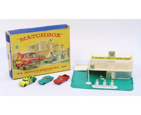 A Matchbox Lesney boxed G9 Service Station Set, comprising a green &amp; white 'BP' service station, together with Accessory 