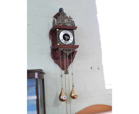 Wall hanging clock 