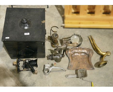 Art Nouveau copper crumb tray, a Universal No.1 meat grinder&nbsp;and further grinders, a vintage paraffin lamp&nbsp;with pla