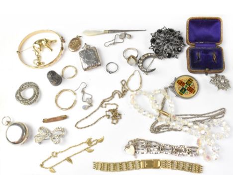 Various items of costume jewellery to include yellow metal earrings, a chrome sovereign holder, a square hallmarked silver st