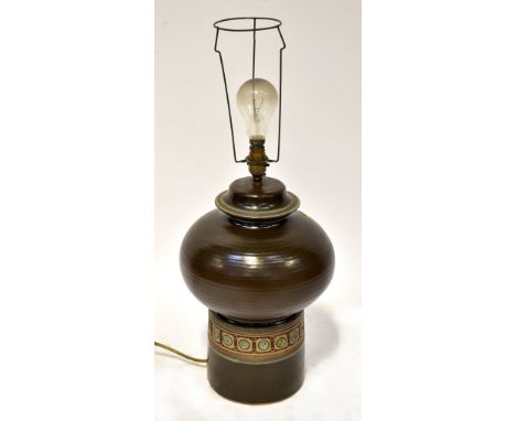JERSEY POTTERY; a large vintage 1970s pottery lamp with a brown top, on cylindrical column with a border of dimpled recessed 
