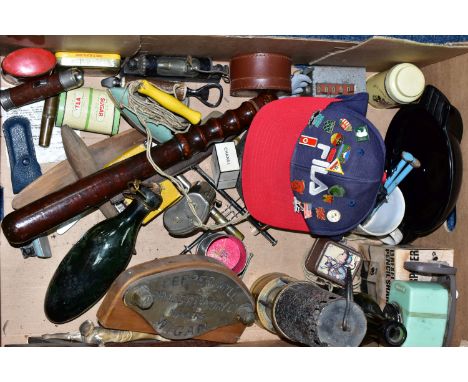 ONE BOX OF MISCELLANEOUS SUNDRIES, to include a Nazeing Glass Works Guiness ashtray, a brass plaque from the Pepper Mill Bras