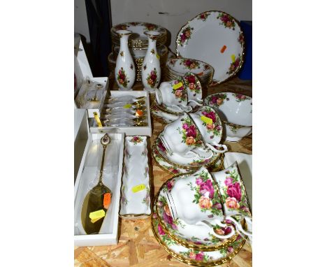 A GROUP OF ROYAL ALBERT 'OLD COUNTRY ROSES' PATTERN DINNER AND TEAWARES, comprising a pair of spill vases, a boxed cake slice